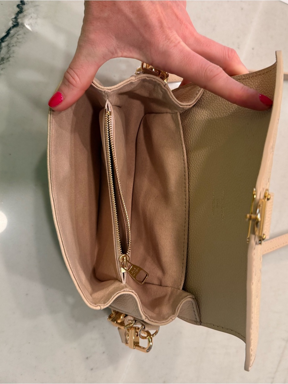 Beige Embossed Leather Crossbody Bag with Gold Chain - Picture 5 of 6